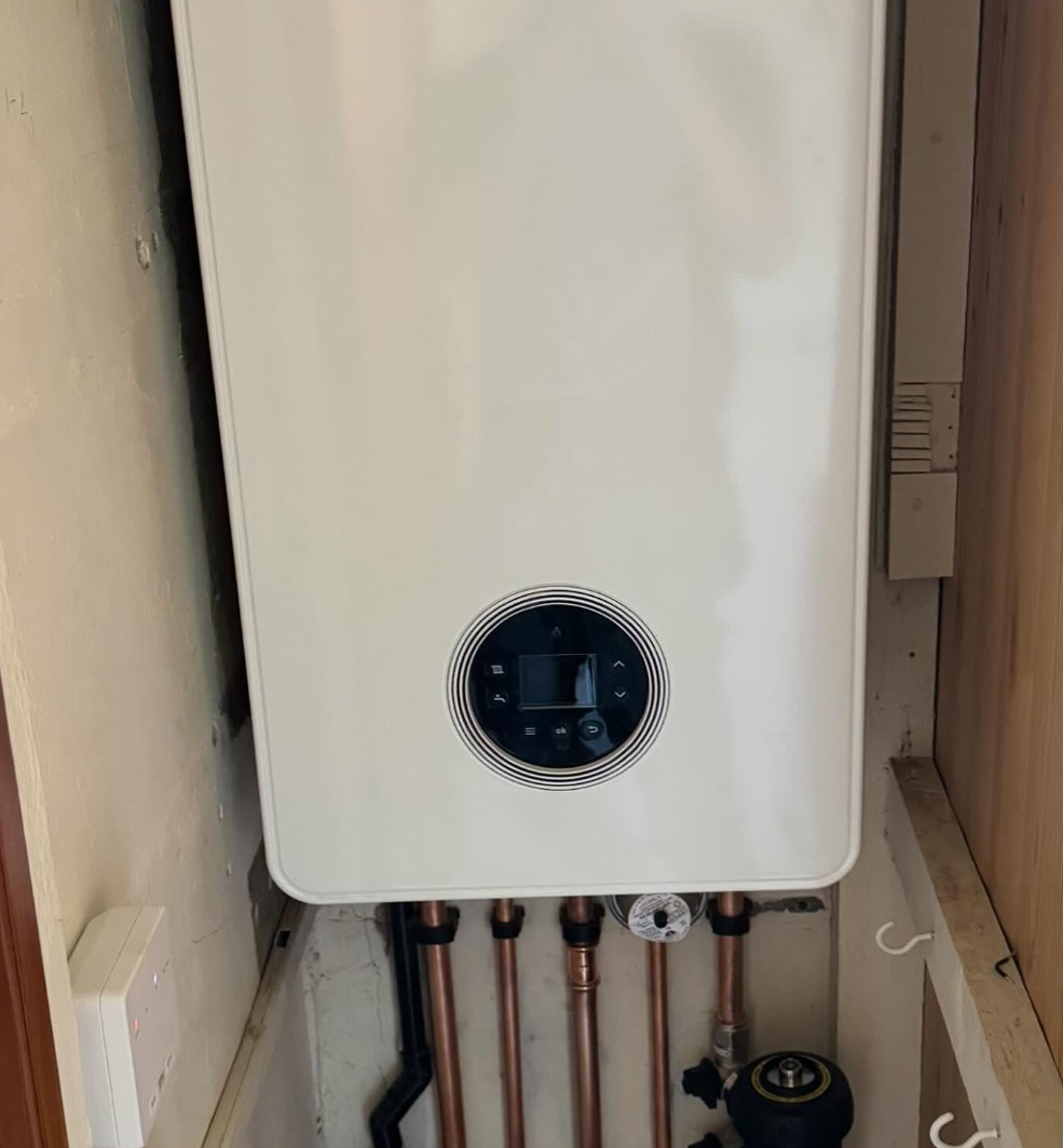 Boiler replacement with tidy copper pipework